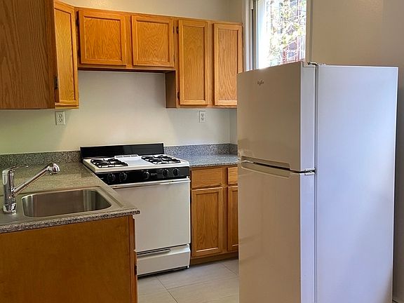 4th image of 89 Eagle St APT 1RH