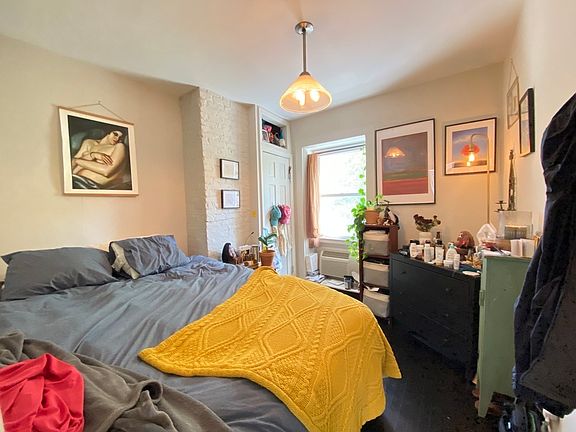 3rd image of 69 Conselyea St #3