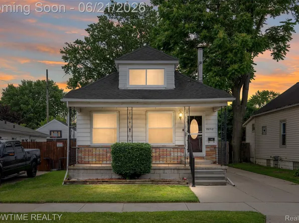 26518 Hollywood St, Roseville, MI 48066