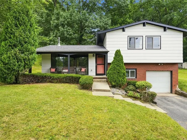 2878 Old Plank Rd, New Castle, PA 16105