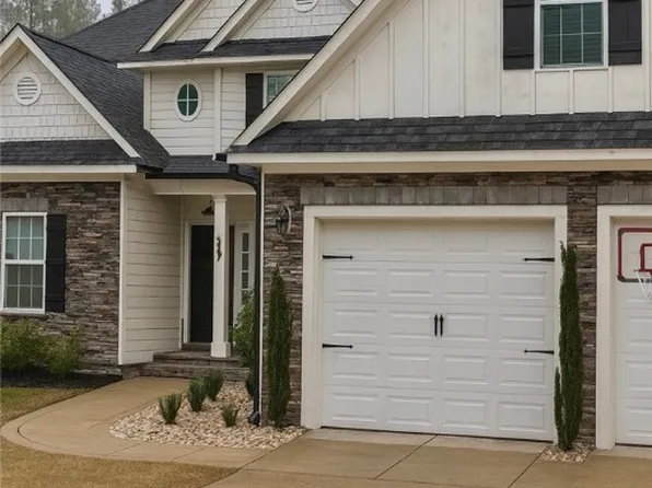 153 Education Dr, Spring Lake, NC 28390