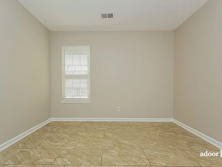 6499 Pine Grove Ct — Photo 9