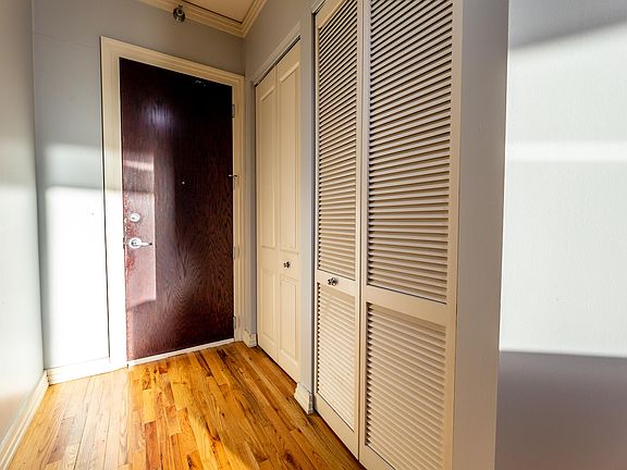 3rd image of 170 W Polk St APT 903