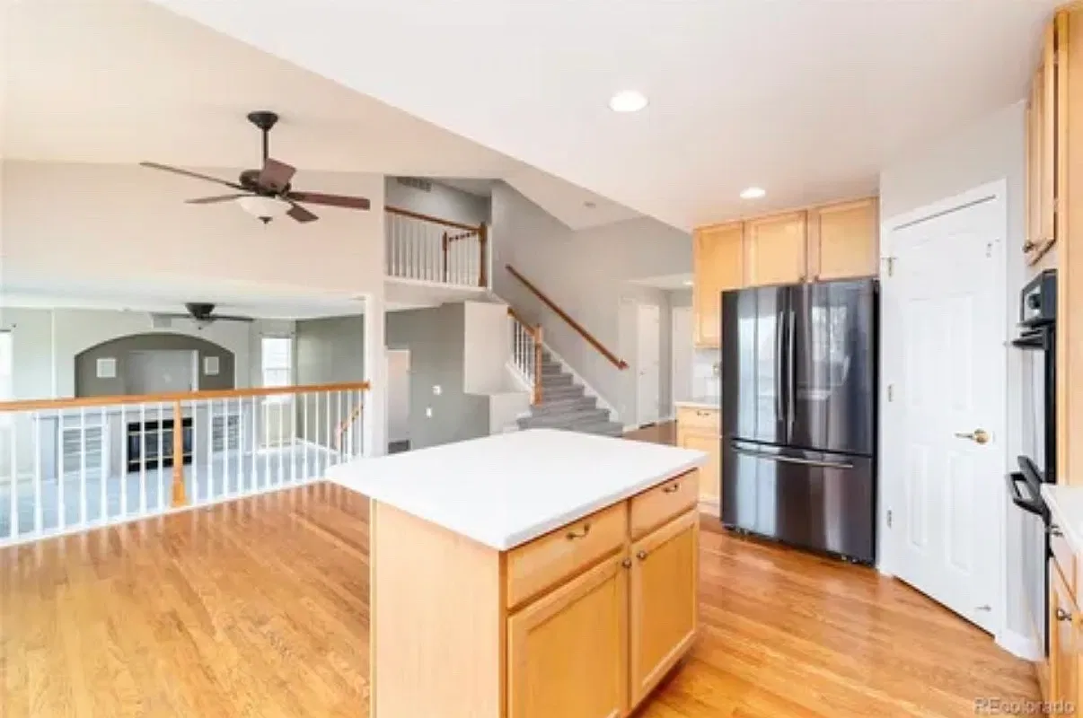 3 bed, 2643 sqft, $3,450 — Photo 3