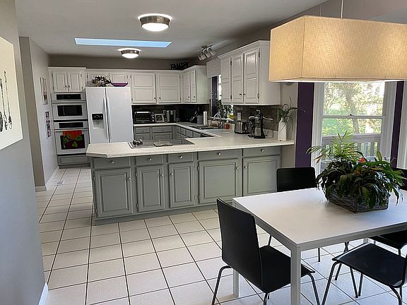 3rd image of 18127 Edgewood Circle Dr