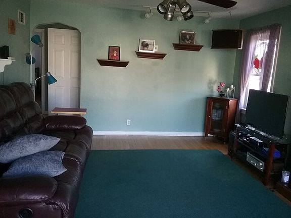 5th image of 5018 N Odell Ave