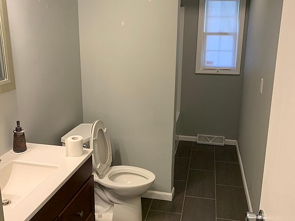 5th image of 1315 Esmond Dr
