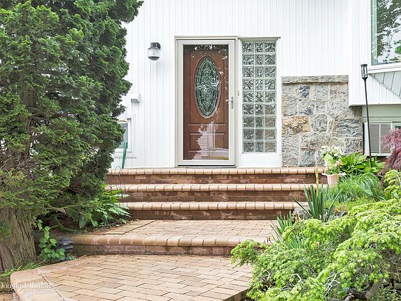 2nd image of 155 Parkway Dr