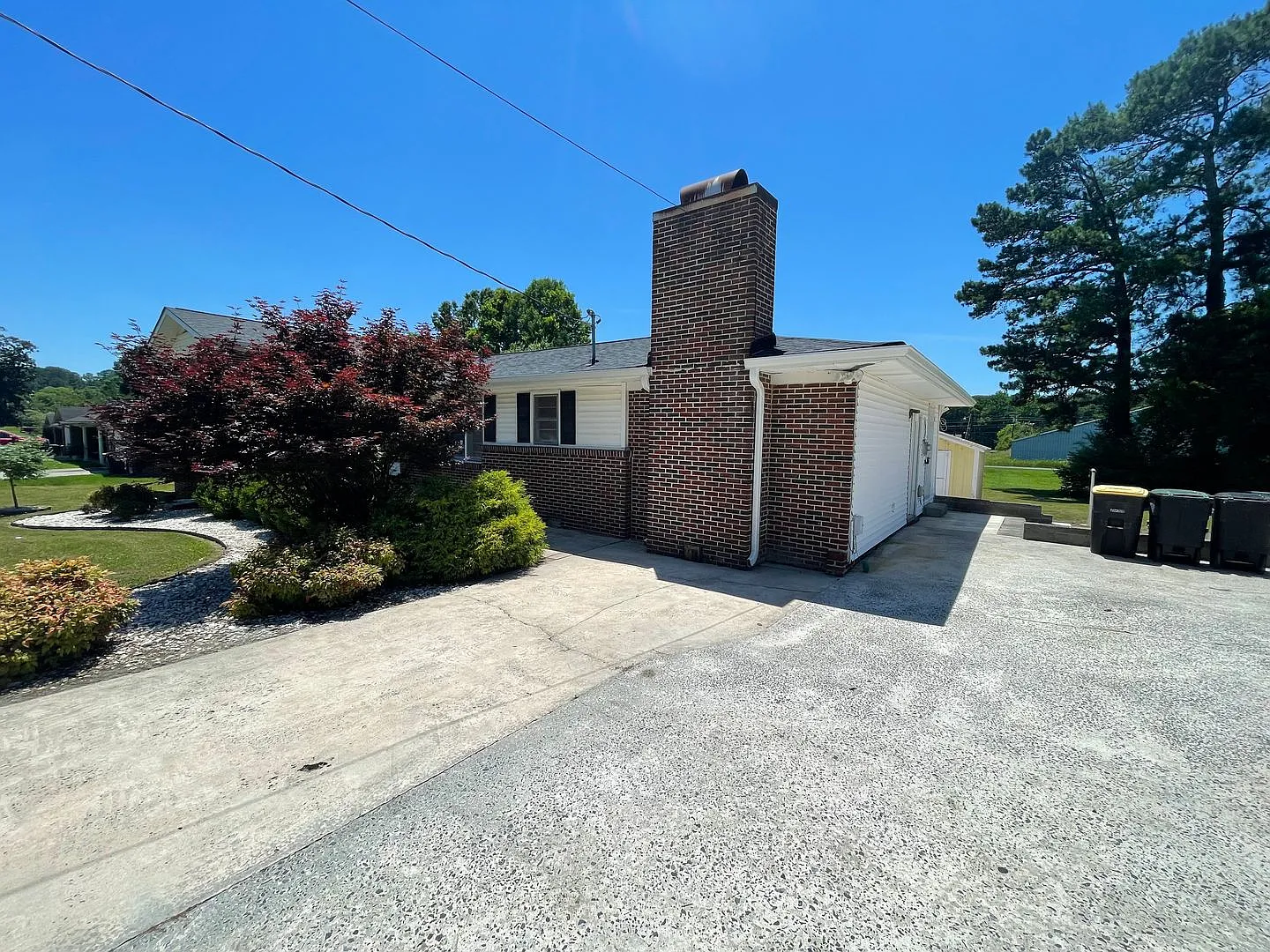 Large 5/3 Brick House in West Rome- $1,795 — Photo 3