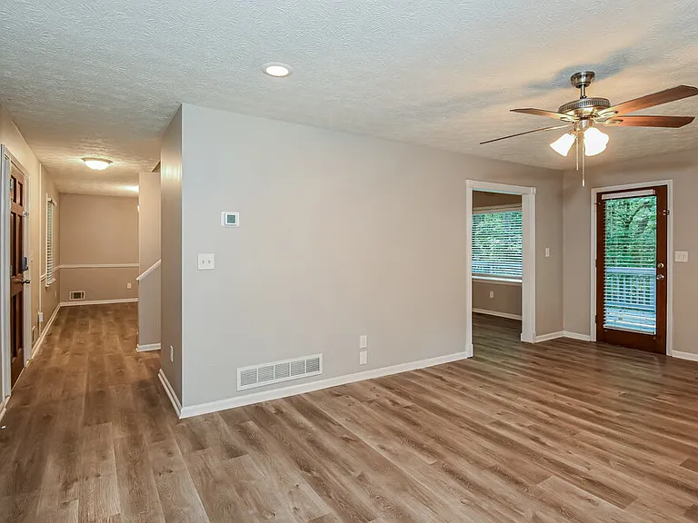 650 Kurtz Rd — Photo 7