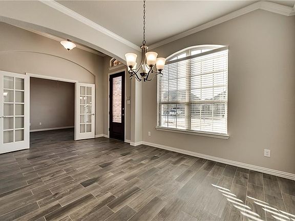 3rd image of 2905 Driftwood Creek Trl