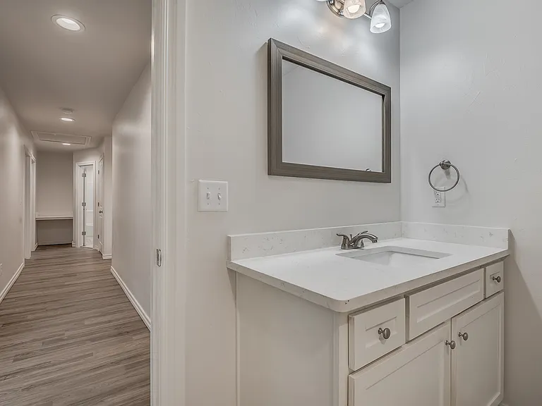 818 W Nevada Ave — Photo 23