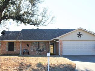 1348 Inglewood Dr, Stephenville, TX 76401