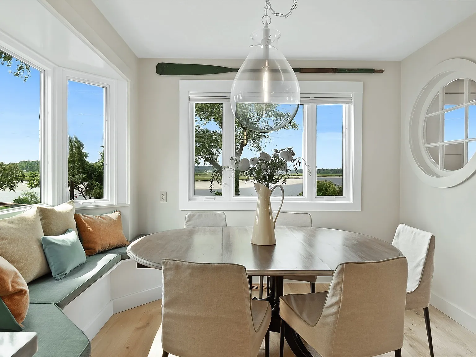 3 bed, 3.0 bath, 1584 sqft, $3,995 — Photo 3