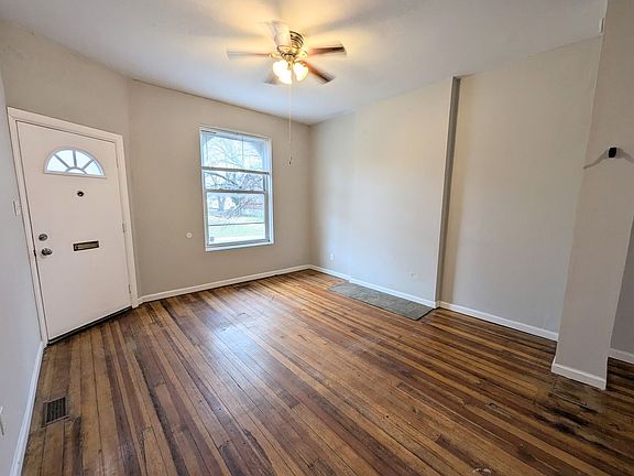 3rd image of 3515 Giles Ave