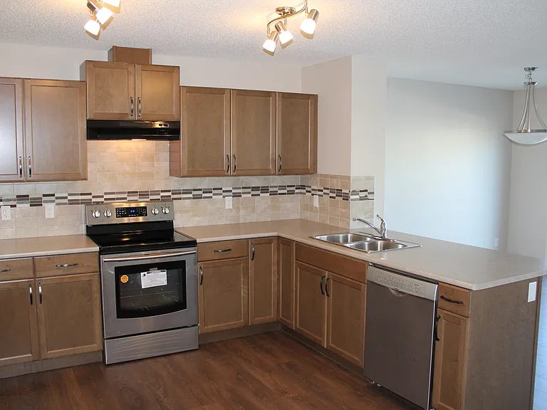 17608 8th Ave SW — Photo 2