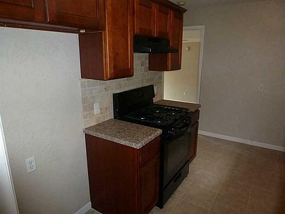 4th image of 2551 S Mount Olive St