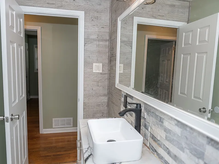2945 Harcourt Dr — Photo 15