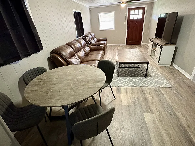 1403 Eugene St — Photo 3