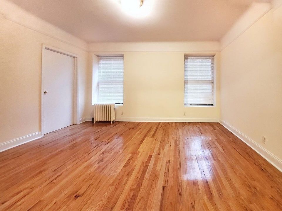1st image of 115 W 16th St #218