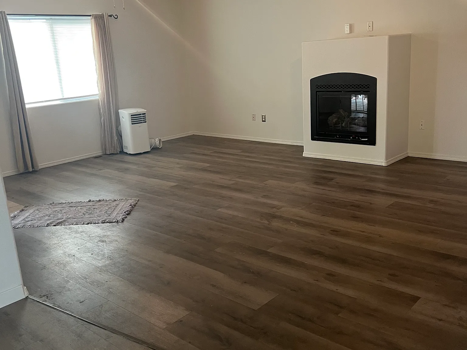 3 bed, 2.5 bath, 2052 sqft, $2,400 — Photo 1