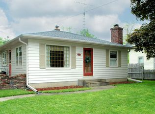 448 Linwood Ave, Oconomowoc, WI 53066