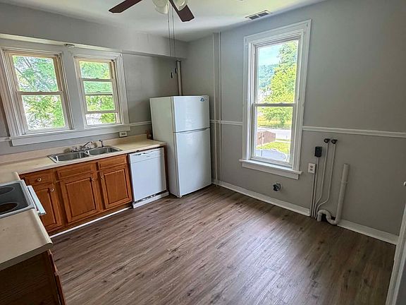 3rd image of 623 5th Ave #1/2