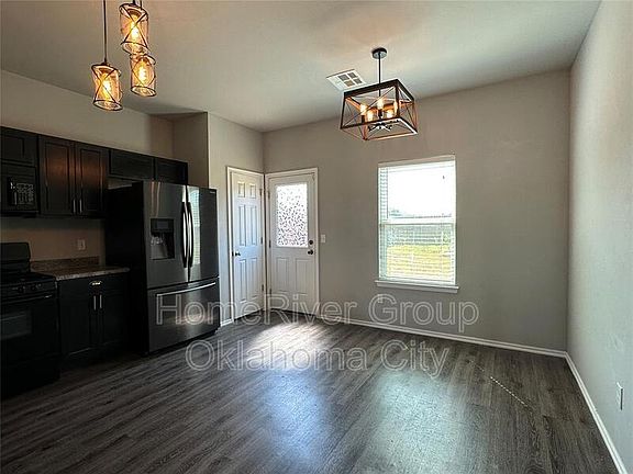 4th image of 1685 Bradford Pl