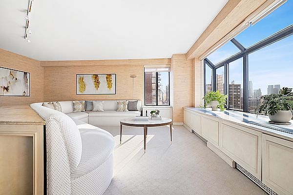 1st image of 1437 3rd Ave #21A