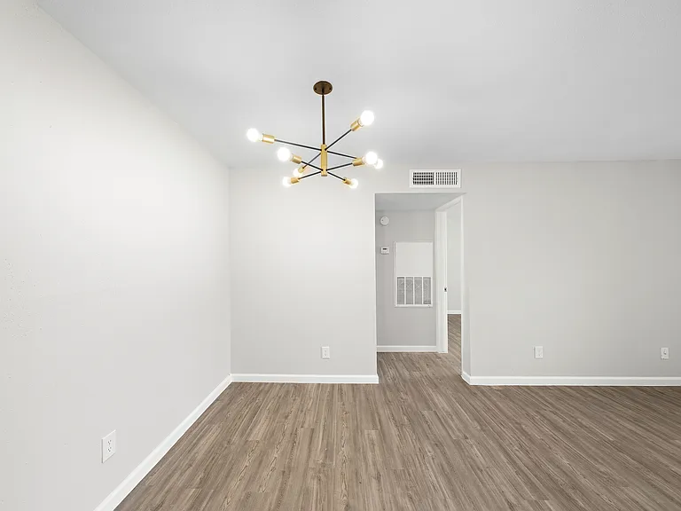 6Ten at Med Center Apartments — Photo 21