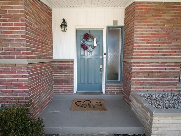 3rd image of 6674 Russell Heights Dr