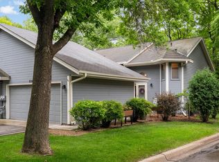 2716 River Woods Ln, Burnsville, MN 55337