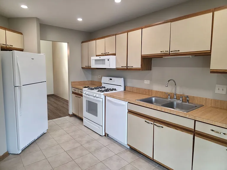 9234 Windsor Pkwy #0 — Photo 7