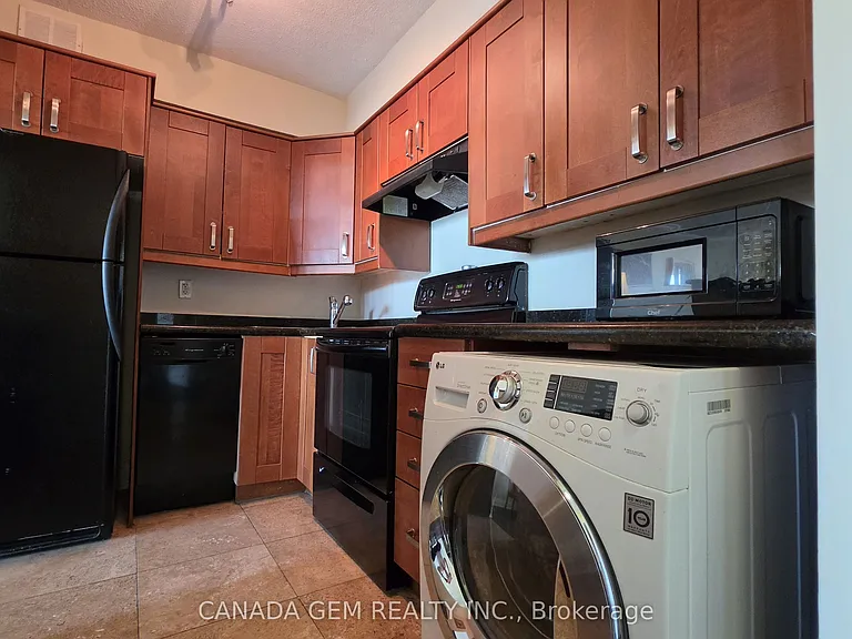 5949 Yonge St #506 — Photo 19