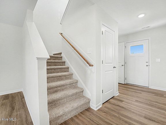 4th image of 102 Baxley Drive