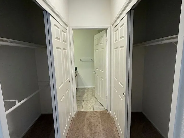 Elegant 2BR/2BA Retreat with Massive Private Patio Minutes from Beverly Hills — Photo 10