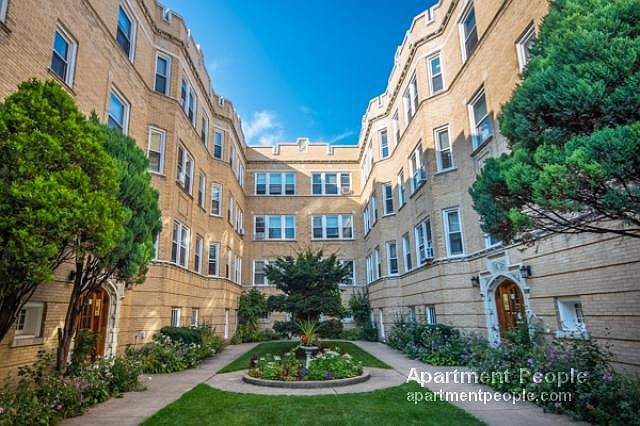1st image of 1440 W Thorndale Ave APT 2G