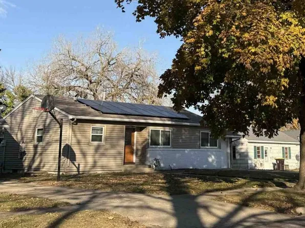 518 E 2nd St N, Truman, MN 56088