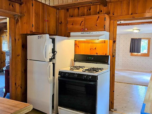 4th image of 2062 Lake View Road