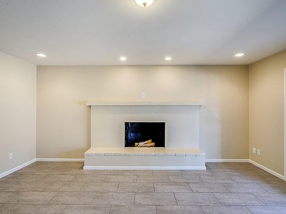 5th image of 11239 N 32nd Ave