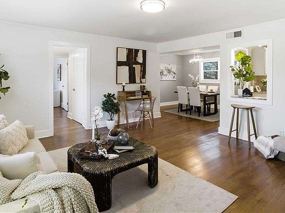 3rd image of 3660 Peachtree Rd NE APT H3