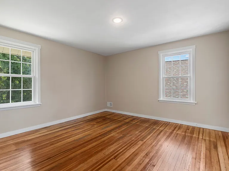 350 Ridgewood Ave — Photo 14
