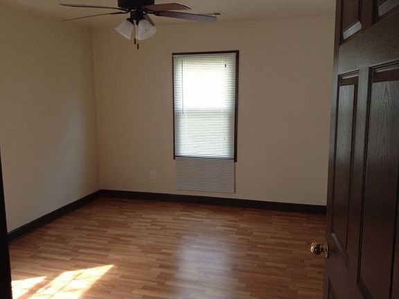 3rd image of 1011 Moreland Dr SE