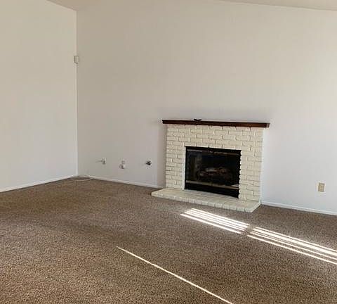 3rd image of 33770 Noreen Ln