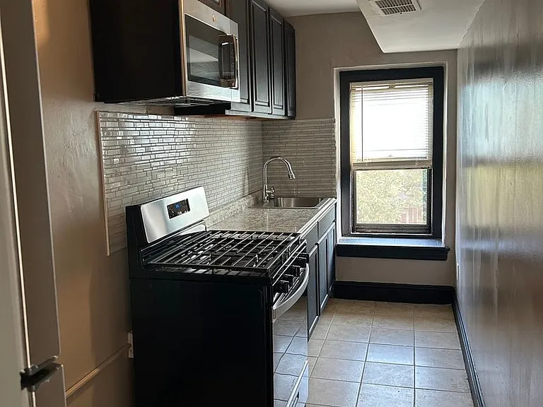 248 W Olney Ave — Photo 3