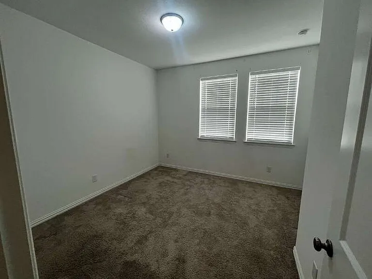 3306 Colorado Ln — Photo 11