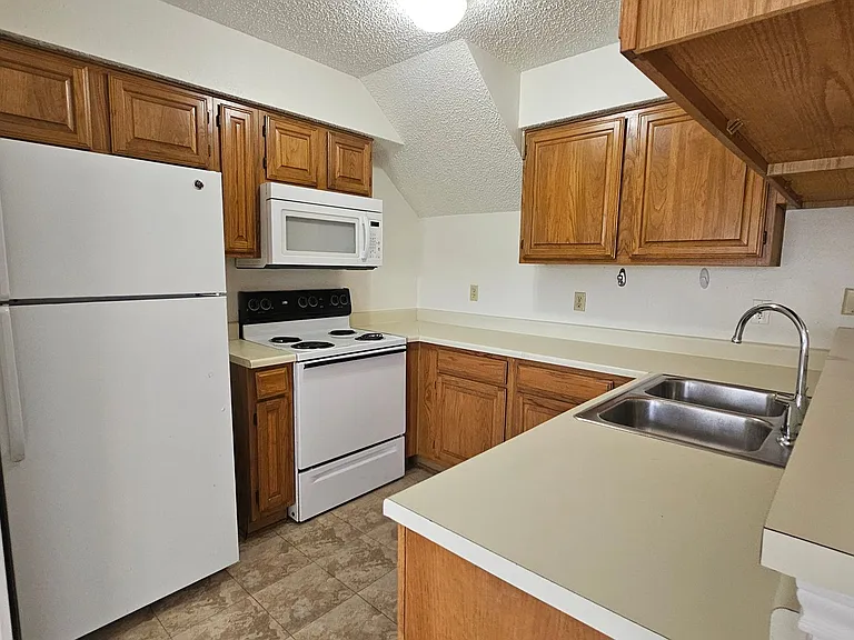 544 E Windsor Dr — Photo 34