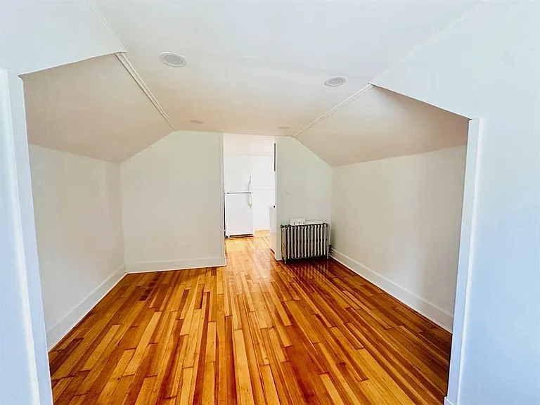 25 Hillview Ave #2 — Photo 8
