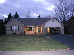 2862 Walmsley Circle Dr, Lake Orion, MI 48360