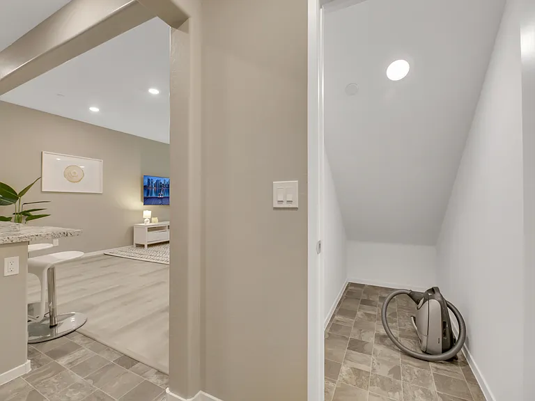 48 Alamere Falls Dr — Photo 24